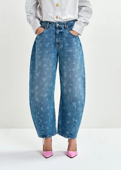 ESSENTIEL ANTWERP - JO1 Barrel Leg Jeans - Stylish Denim for Spring 2026