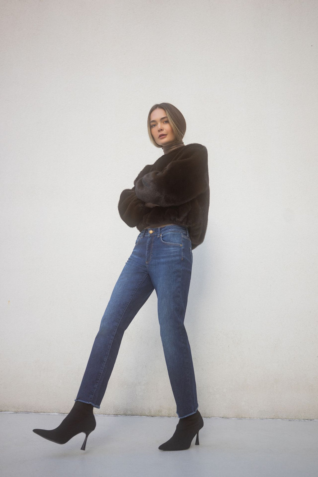 Seductive Cropped Denim Pants - Claire Bistretch Style