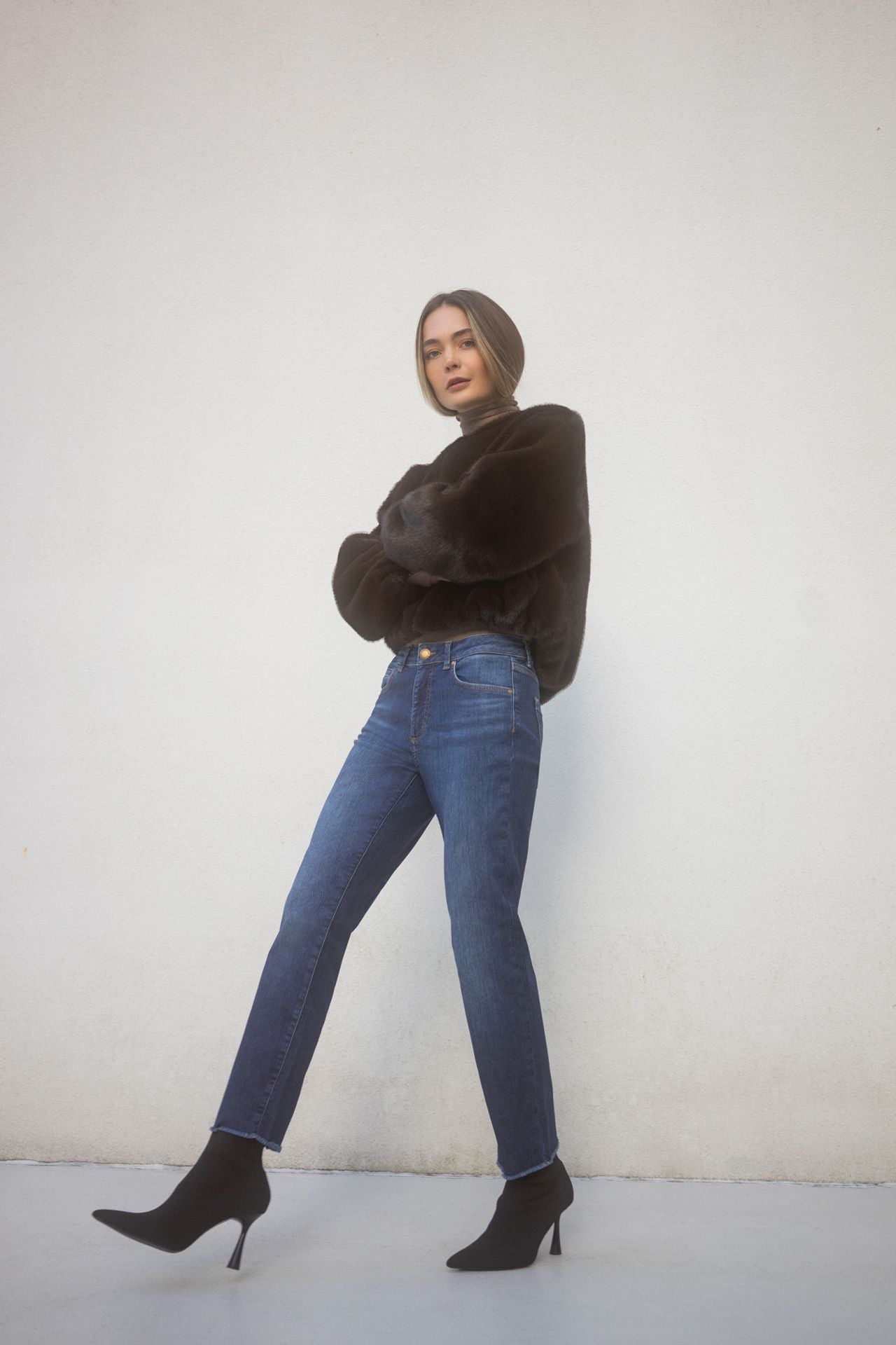 Seductive Cropped Denim Pants - Claire Bistretch Style