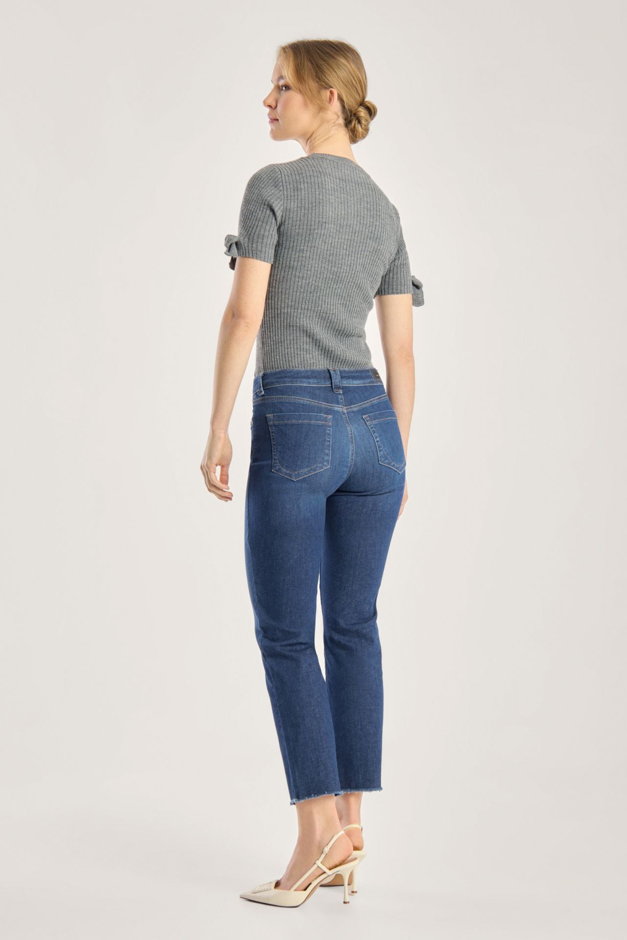 Seductive Cropped Denim Pants - Claire Bistretch Style