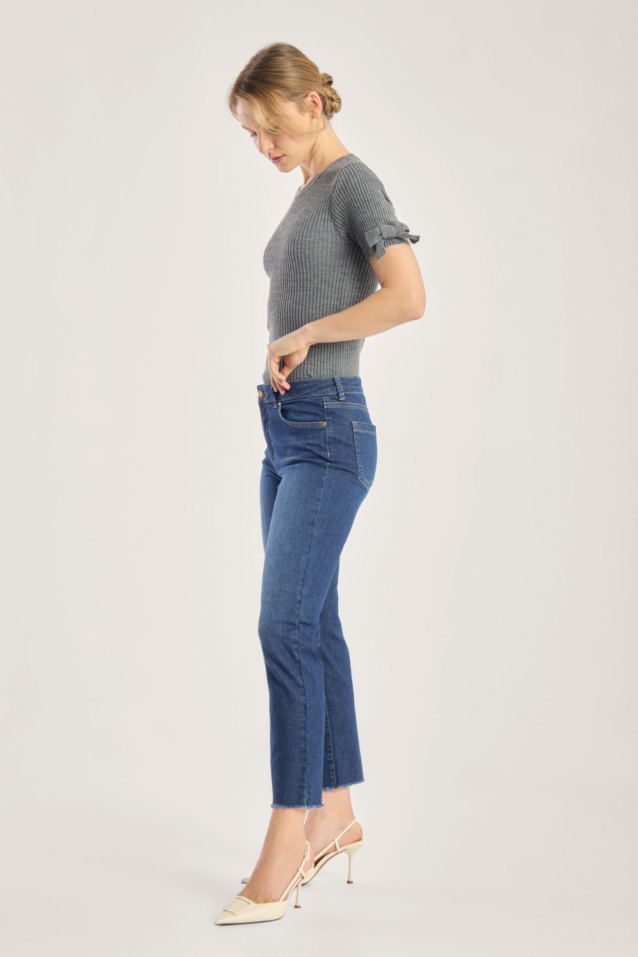 Seductive Cropped Denim Pants - Claire Bistretch Style